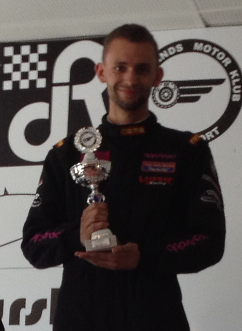 Kennie Frydkjær Jensen kom øverst på podiet efter sejren i første heat på Ring Djursland
(Foto: Vitesse Racing)